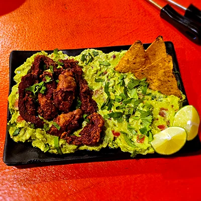 Guacamole con carnitas de cerdo